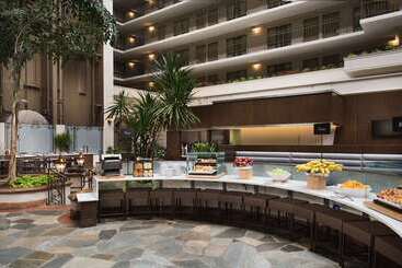 هتل Embassy Suites By Hilton San Francisco Airport Waterfront