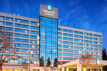 هتل Embassy Suites By Hilton Santa Clara Silicon Valley