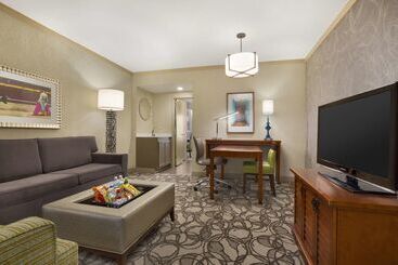 هتل Embassy Suites By Hilton San Antonio Airport