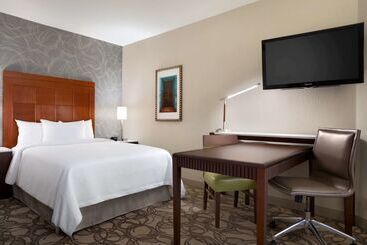 هتل Embassy Suites By Hilton San Antonio Airport