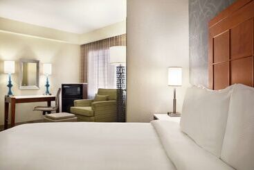 هتل Embassy Suites By Hilton San Antonio Airport