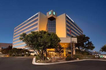 هتل Embassy Suites By Hilton San Antonio Airport