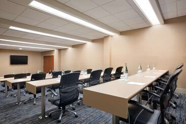 هتل Embassy Suites By Hilton San Antonio Airport