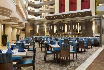هتل Embassy Suites By Hilton San Antonio Airport