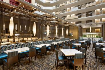 هتل Embassy Suites By Hilton San Antonio Airport