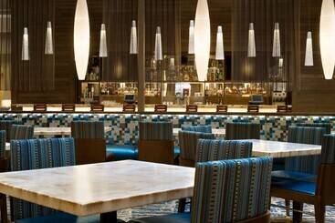 هتل Embassy Suites By Hilton San Antonio Airport