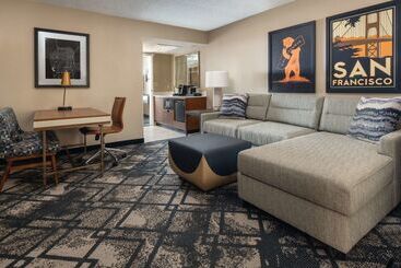 هتل Embassy Suites San Francisco Airport   South San Francisco