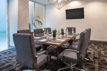 هتل Embassy Suites San Francisco Airport   South San Francisco