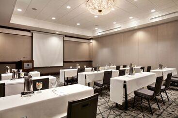 هتل Embassy Suites By Hilton San Francisco Airport Waterfront