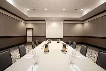 هتل Embassy Suites By Hilton San Francisco Airport Waterfront
