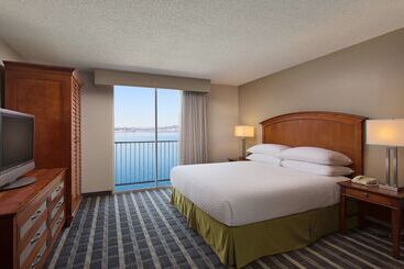 هتل Embassy Suites By Hilton San Francisco Airport Waterfront