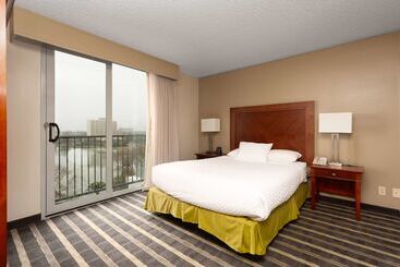 هتل Embassy Suites By Hilton San Francisco Airport Waterfront