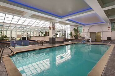 هتل Embassy Suites By Hilton San Francisco Airport Waterfront