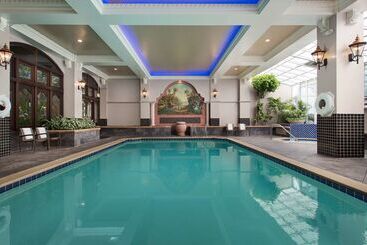 هتل Embassy Suites By Hilton San Francisco Airport Waterfront