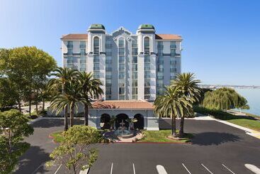 هتل Embassy Suites By Hilton San Francisco Airport Waterfront