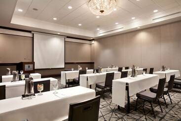 هتل Embassy Suites By Hilton San Francisco Airport Waterfront
