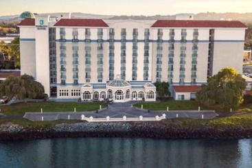 هتل Embassy Suites By Hilton San Francisco Airport Waterfront
