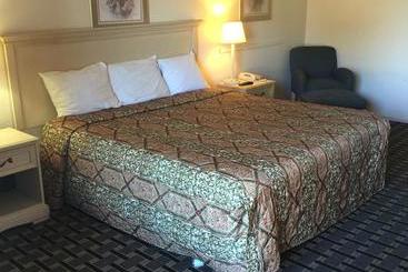 فندق Executive Inn Marianna