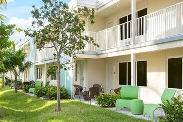 هتل Fairfield Inn & Suites By Marriott Key West At The Keys Collection