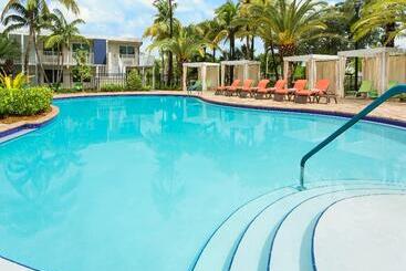 هتل Fairfield Inn & Suites By Marriott Key West At The Keys Collection