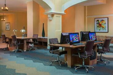 هتل Four Points By Sheraton Suites Tampa Airport Westshore