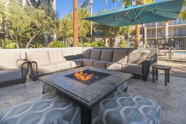 هتل Holiday Inn And Suites Phoenix Airport North, An Ihg