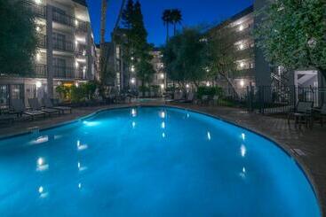 هتل Holiday Inn And Suites Phoenix Airport North, An Ihg