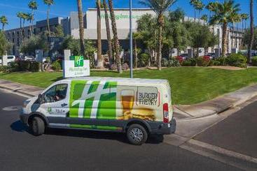 هتل Holiday Inn And Suites Phoenix Airport North, An Ihg