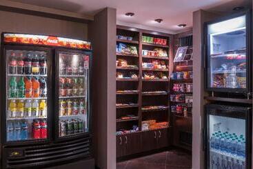 هتل Holiday Inn And Suites Phoenix Airport North, An Ihg