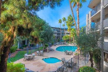 هتل Holiday Inn And Suites Phoenix Airport North, An Ihg