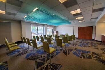 Holiday Inn Express Hotel & Suites Miami   Hialeah, An Ihg