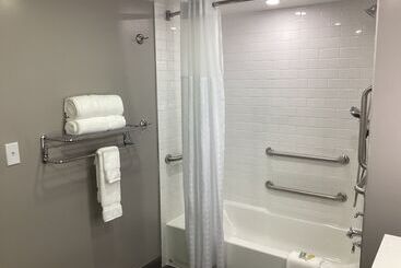 هتل Days Inn By Wyndham Baltimore Northwest