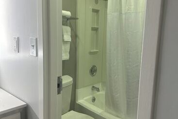 هتل Days Inn By Wyndham Baltimore Northwest