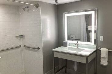 هتل Days Inn By Wyndham Baltimore Northwest