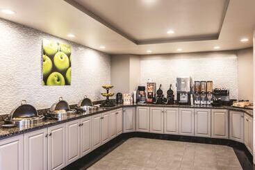 هتل La Quinta By Wyndham Colorado Springs North