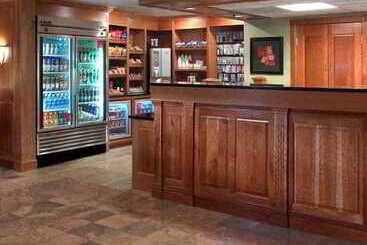 هتل Marriott At The University Of Dayton