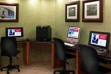 هتل Marriott At The University Of Dayton