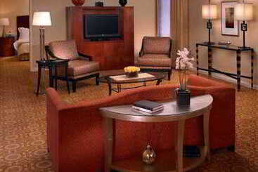 هتل Marriott At The University Of Dayton
