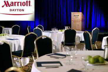 هتل Marriott At The University Of Dayton