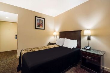 هتل Rodeway Inn
