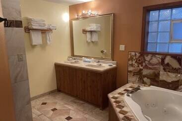 فندق Pikes Peak Inn