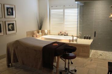 Portola Hotel & Spa