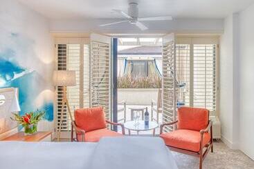 Portola Hotel & Spa