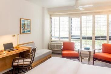 Portola Hotel & Spa