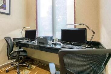 هتل Quality Inn Edisonnew Brunswick