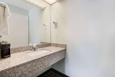 هتل Quality Inn