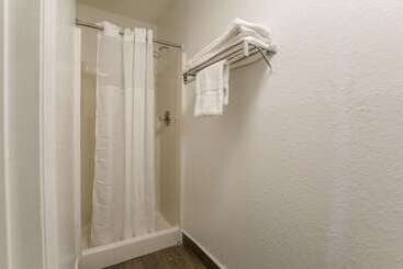 هتل Quality Inn