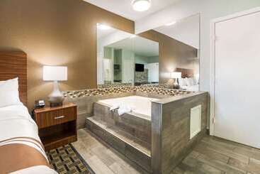 هتل Quality Inn