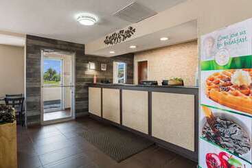 هتل Quality Inn