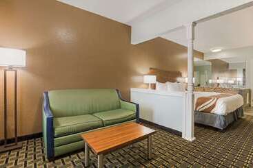 هتل Quality Inn